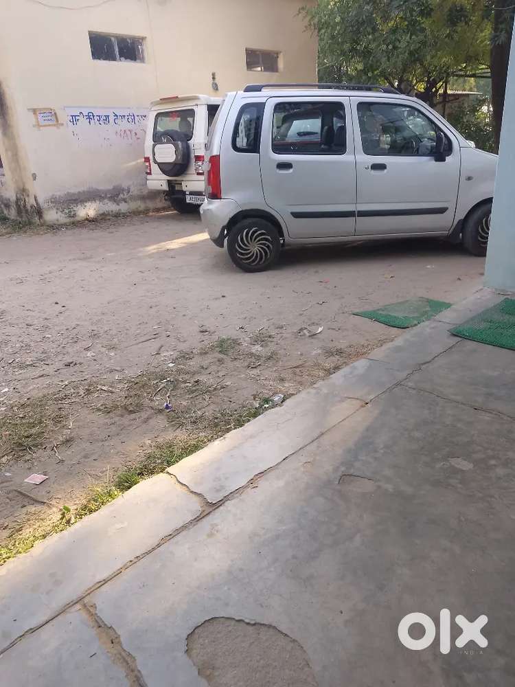 3 room set available