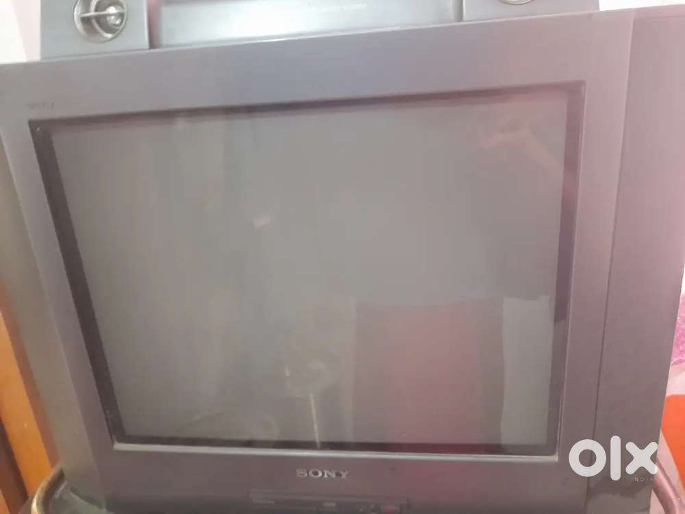 SONY TV WITH SPEAKERS