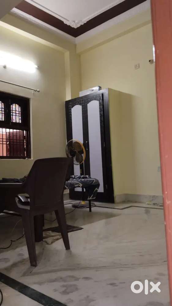 I need a good behaviour vegitarian flatmate in my 2bhk flat