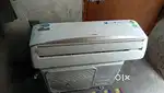 Lloyd 1.5 ton split AC in good condition