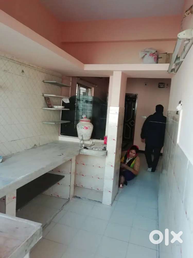 Saru lokesan midal ma market najik