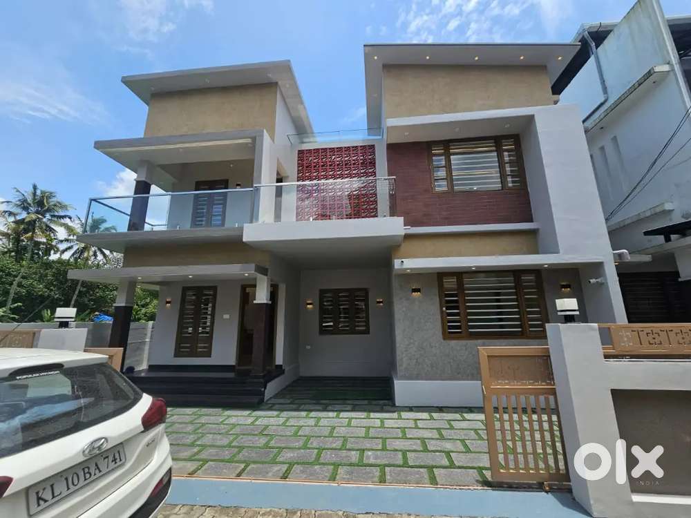 Kakkanad Kuzhivelippady 4.5cent house for sale
