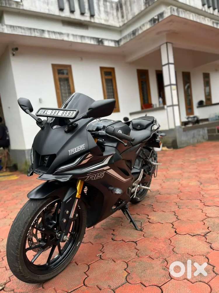 2021nov model r15v4 neet condition back tyre 95% front tyre75%