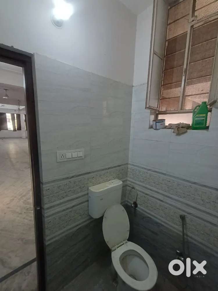 Prime property available for rent, ideal for coaching centers.