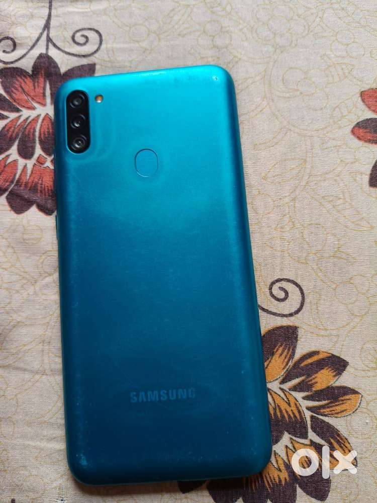 Good and running SAMSUNG GALAXY M11 phone for the Sale