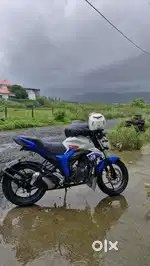 GIXXER 2016 MODEL  WHITE AND BLUE- Urgent selling
