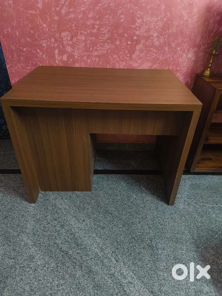 Modern Wooden Study / Computer /Office Table with Drawer. Minor Repair