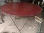 Roud dining table