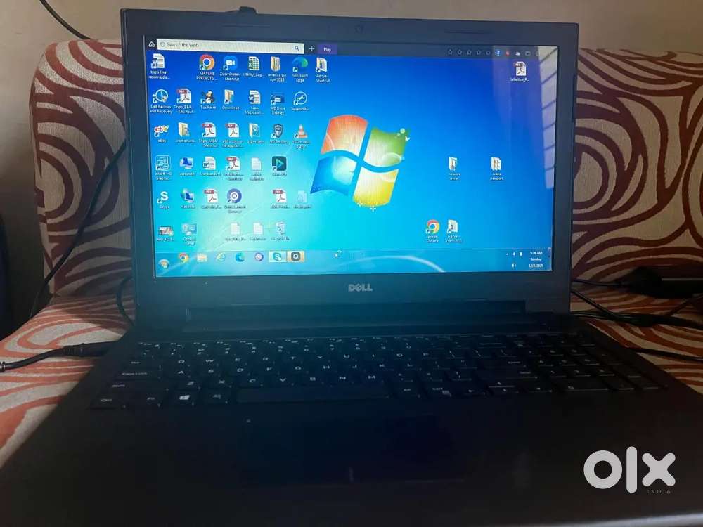 Dell laptop- i3, 4 gb Ram& 450gb hardisk