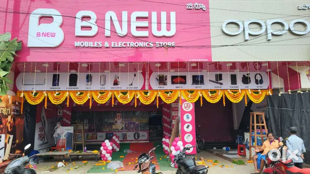 Wanted sale's executives at Bnew mobile's Vijayawada store