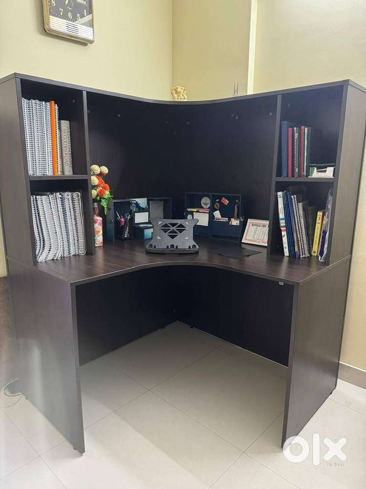 Corner Study Table