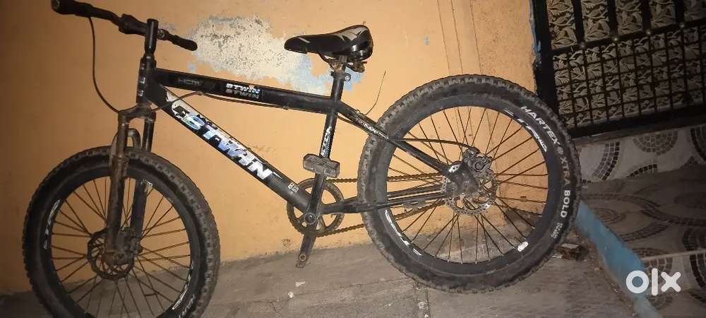 BTWIN disk braked Bicycle