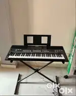Yamaha PSR I400 61-Key Portable Keyboard + Kadence Stand