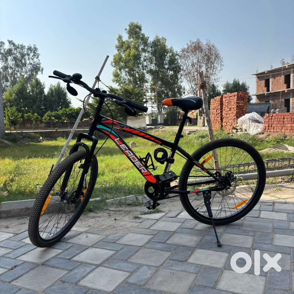 Cycle for Sale Dual Disc Brakes  Hardly Used  With Accessories