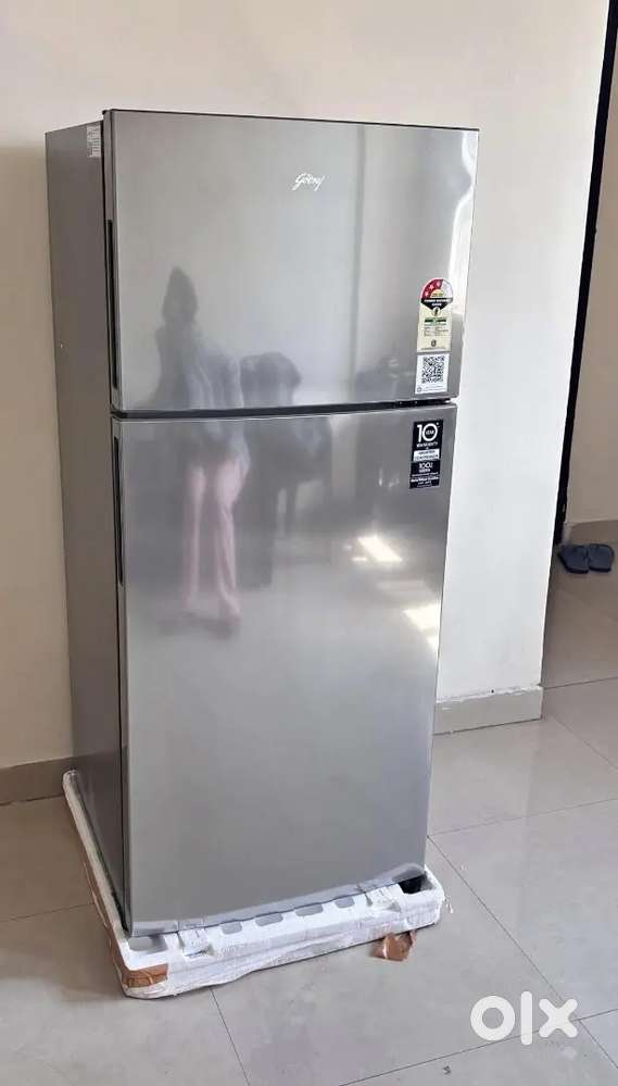 Double door refrigerator Godrej 233 litar working condition