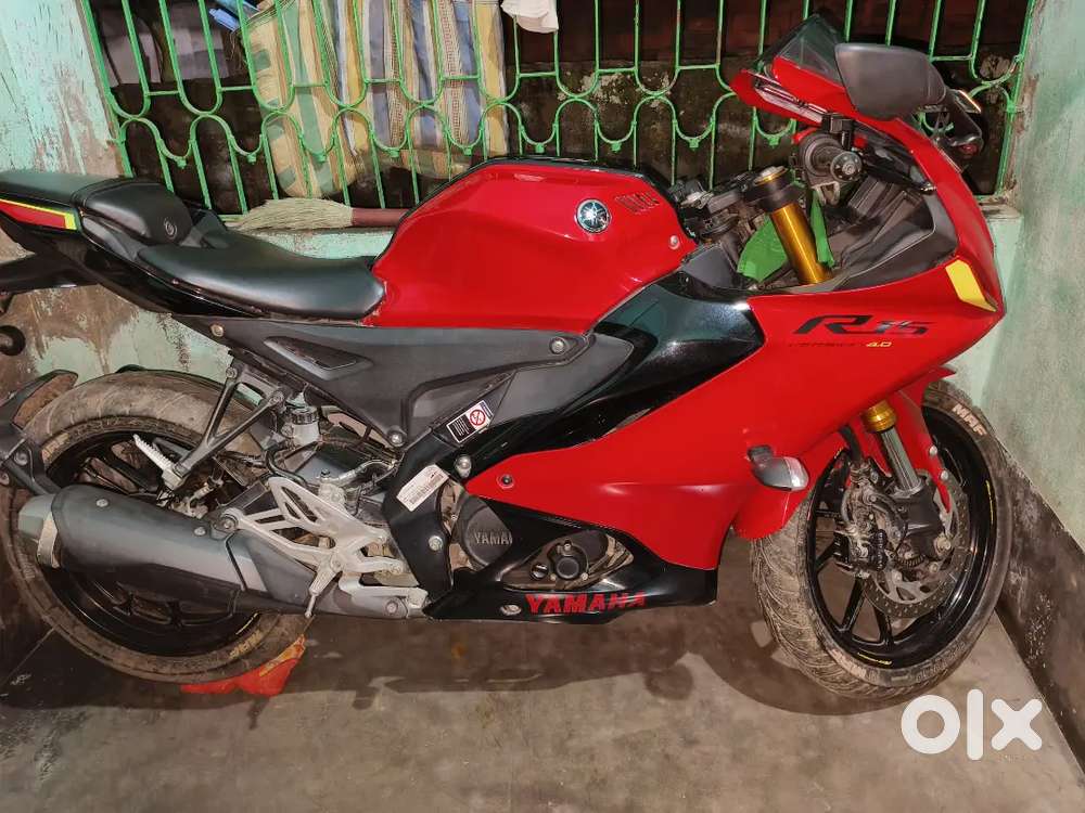 Yamaha R15 v4 new condition