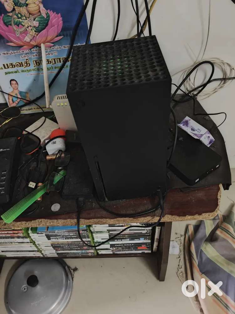 Xbox series x ,controller with game cds