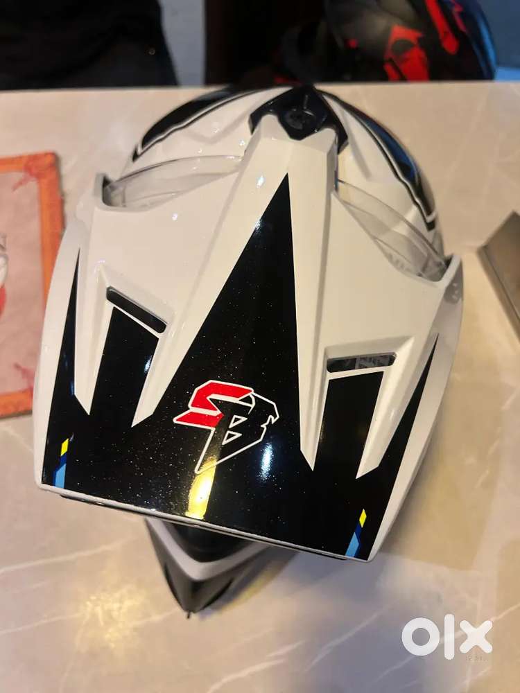 Steelbird 
Full face Helmet.