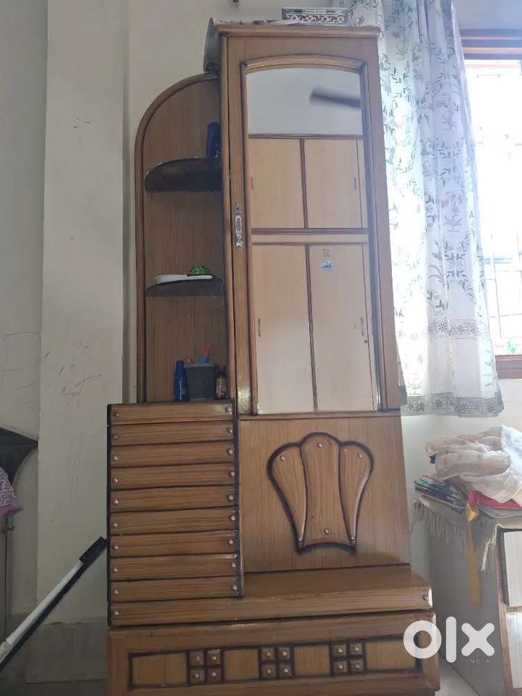 Dressing table