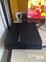 PS4 1TB WITH 2 GAMES
