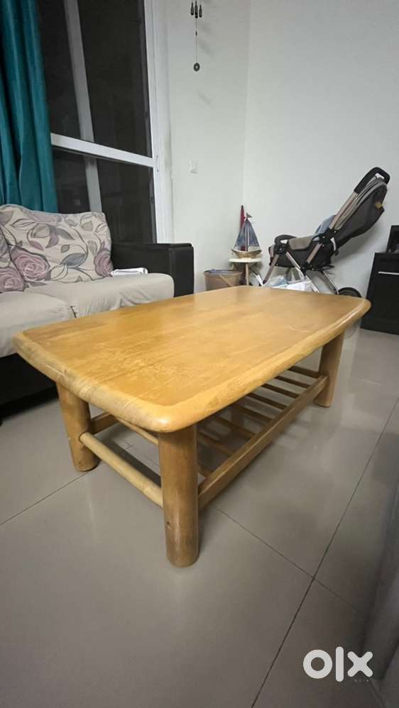 Malaysian Rubberwood centre table