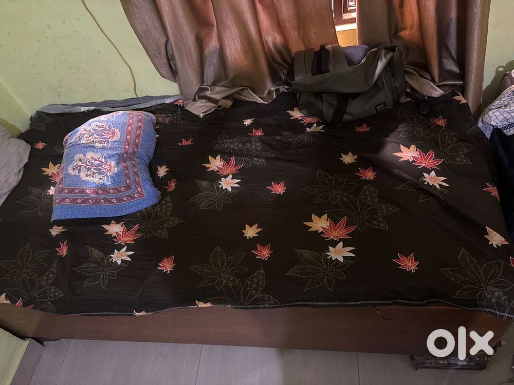 1year old bed +computer table