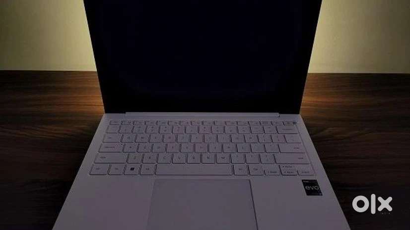 Samsung Galaxy Book 2 Pro  13.3” AMOLED  i5 12th Gen  16GB RAM