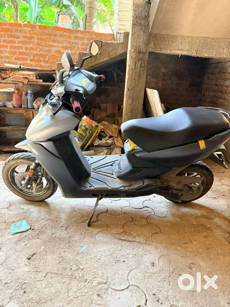 Good condition, full tuch screen display