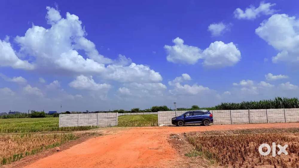 Plot near Pari Chowk, Near by shardha Hospital, Amity University