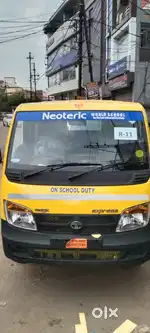 School ki gadiyan chalane ke liye driver chahie