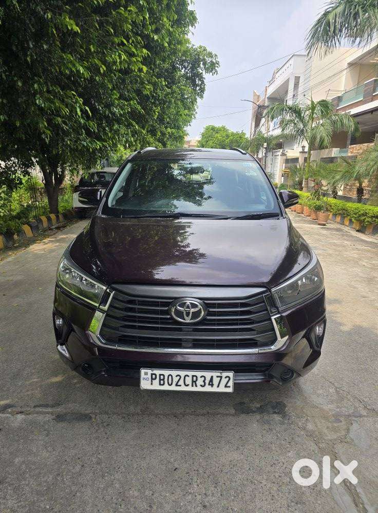 Toyota Innova Crysta 2.4 ZX MT, 2017, Diesel