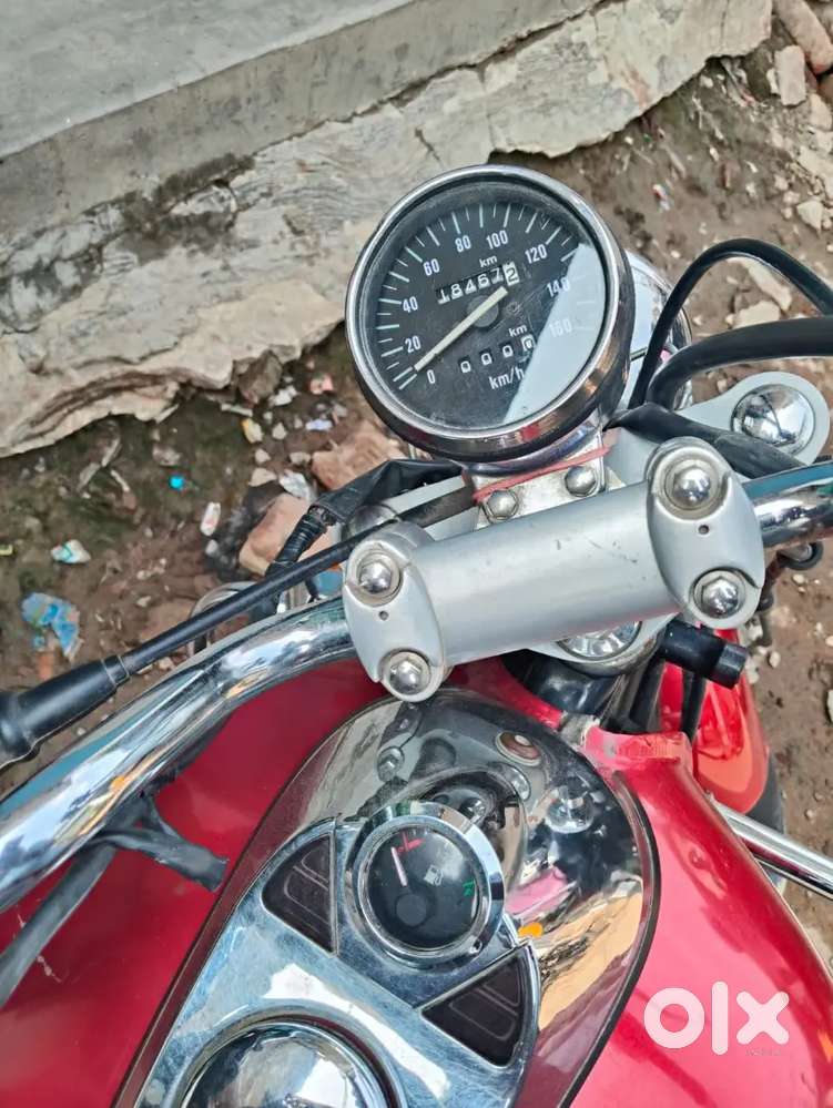 BAJAJ AVENGER 220CC