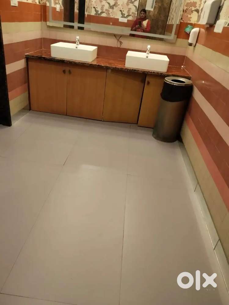 One Room rent se dena hai only for girls