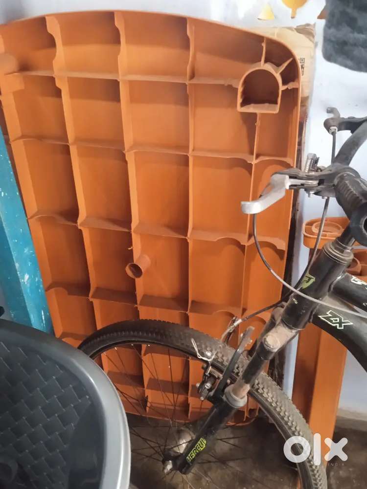Plastic table