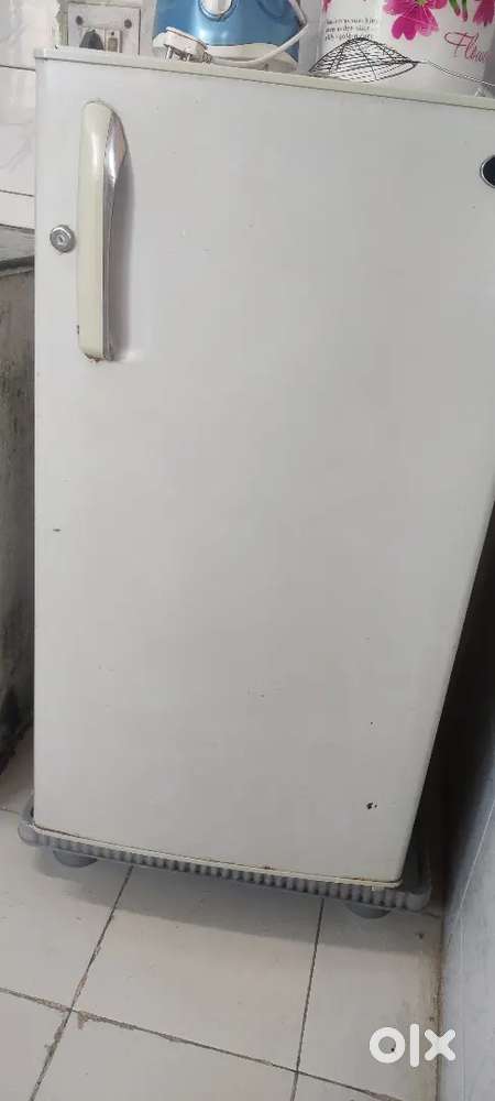 फ्रिज akai
