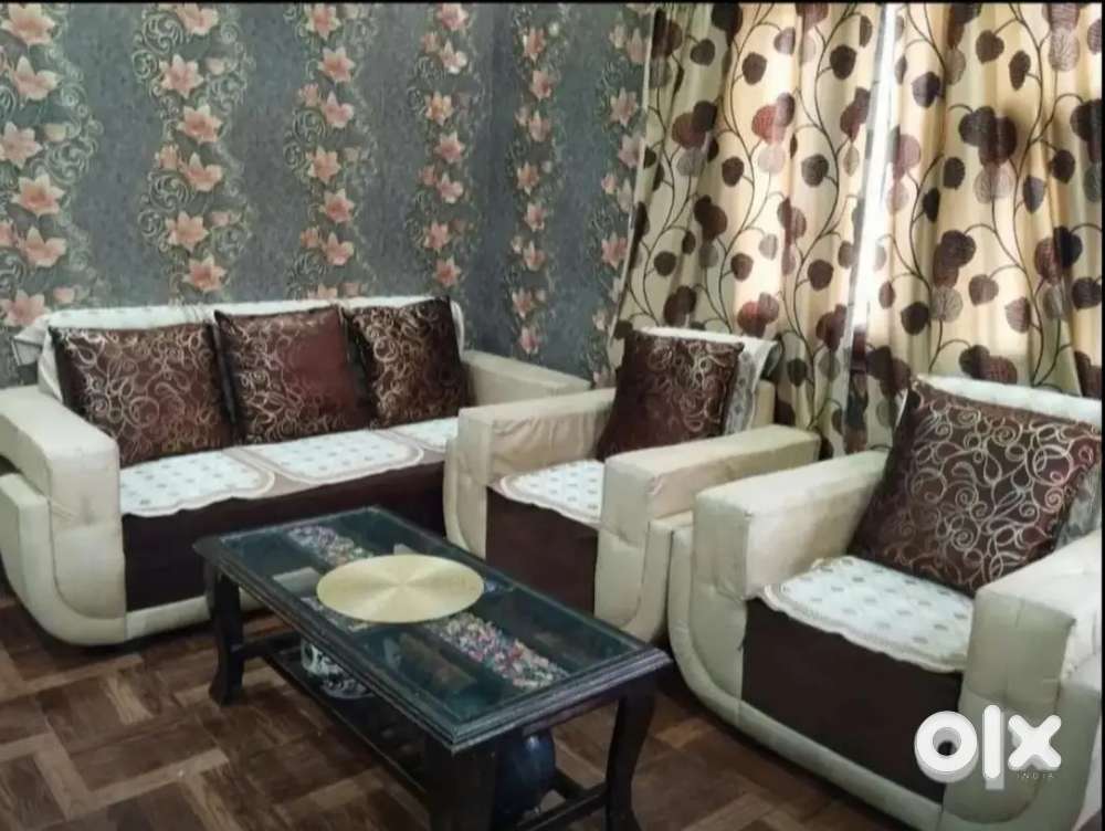 Sofa set 3+1+1 with Glass top table