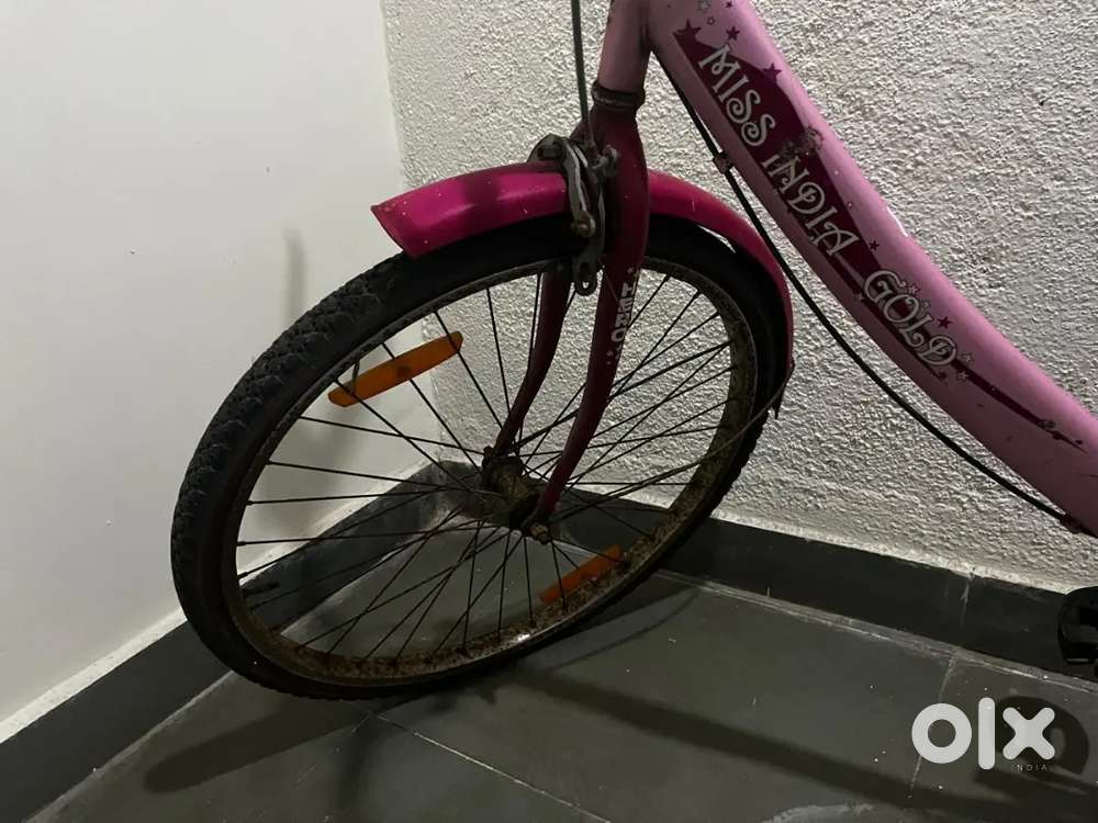 Hero Lady Bird - Miss India Gold