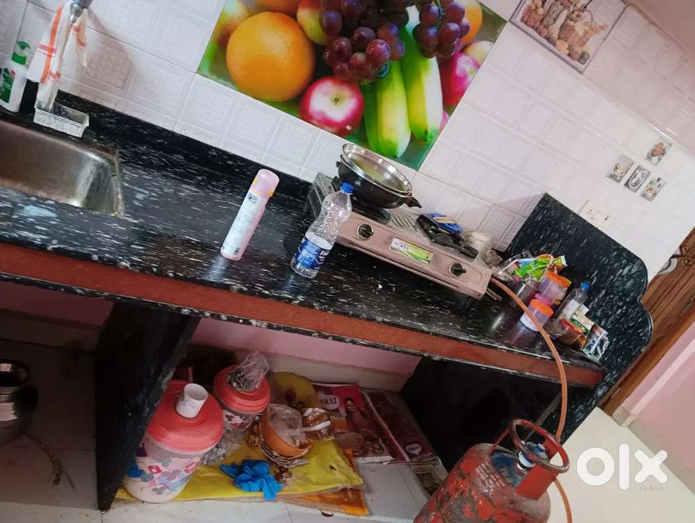 Cylinder and gas stove