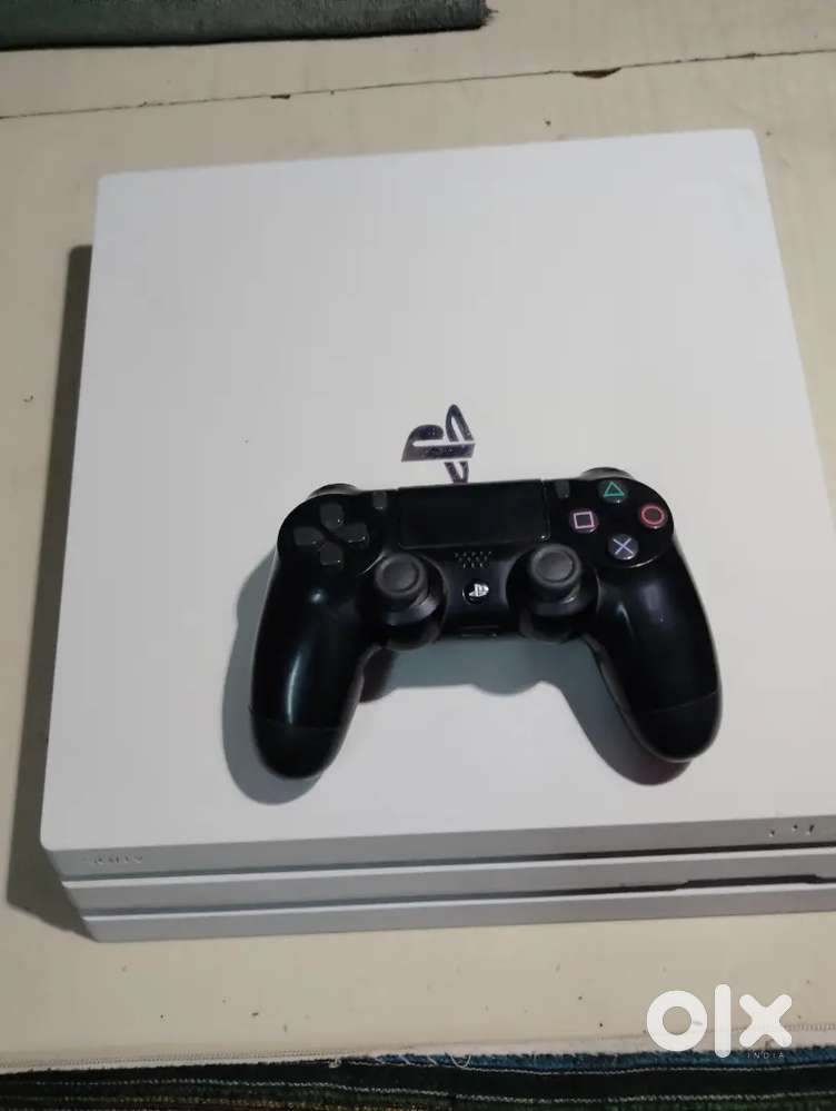 PS4 Pro 1TB 11.00