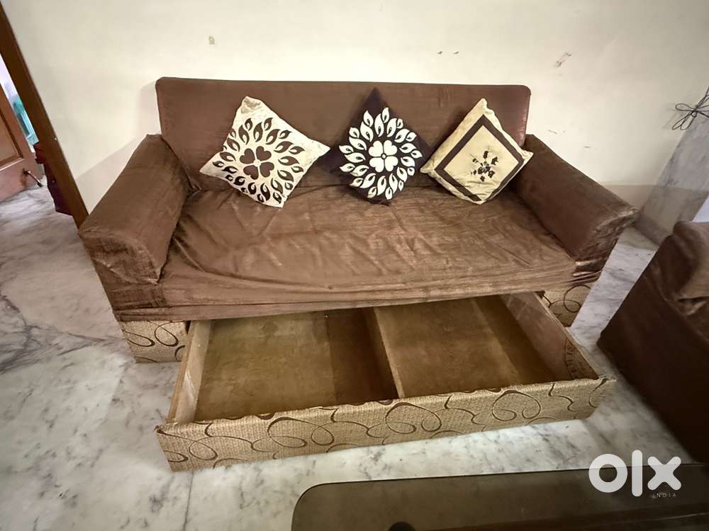 3+1+1 Storage Sofa in Good Condition