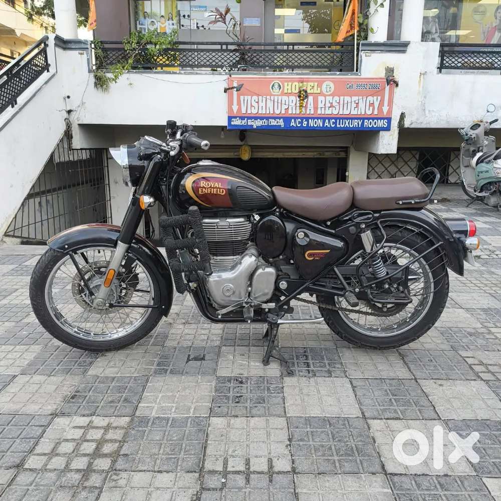 CLASSIC 350 HALYCON BLACK 2024 MODEL FOR SALE