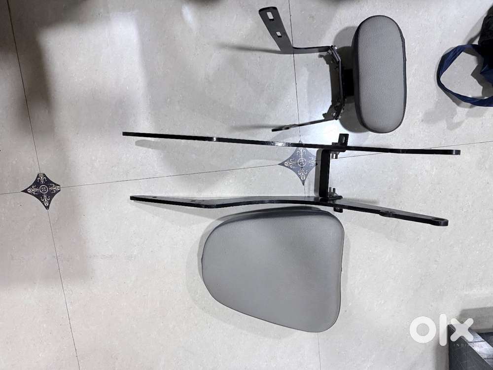 Jawa bobber 42 pillion seat and back rest adjustable with numplate gua