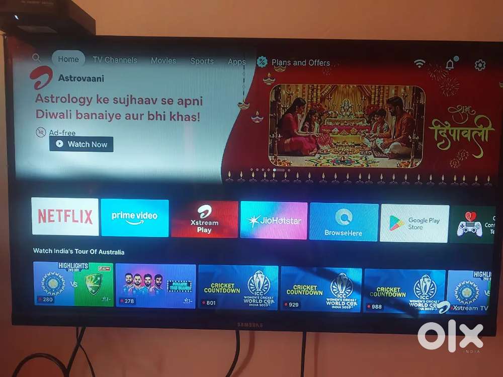 Samsung smart tv Size- 32 inch.