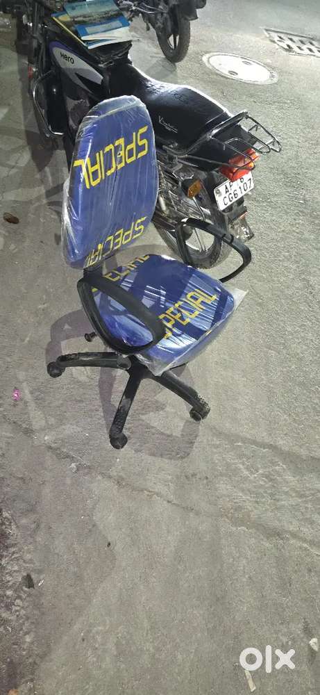 . computer and laptop multipurpose brand new table in workshop good l