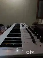 Arturia KeyLab Essential 61 mk3 MIDI Controller with 61 Keys