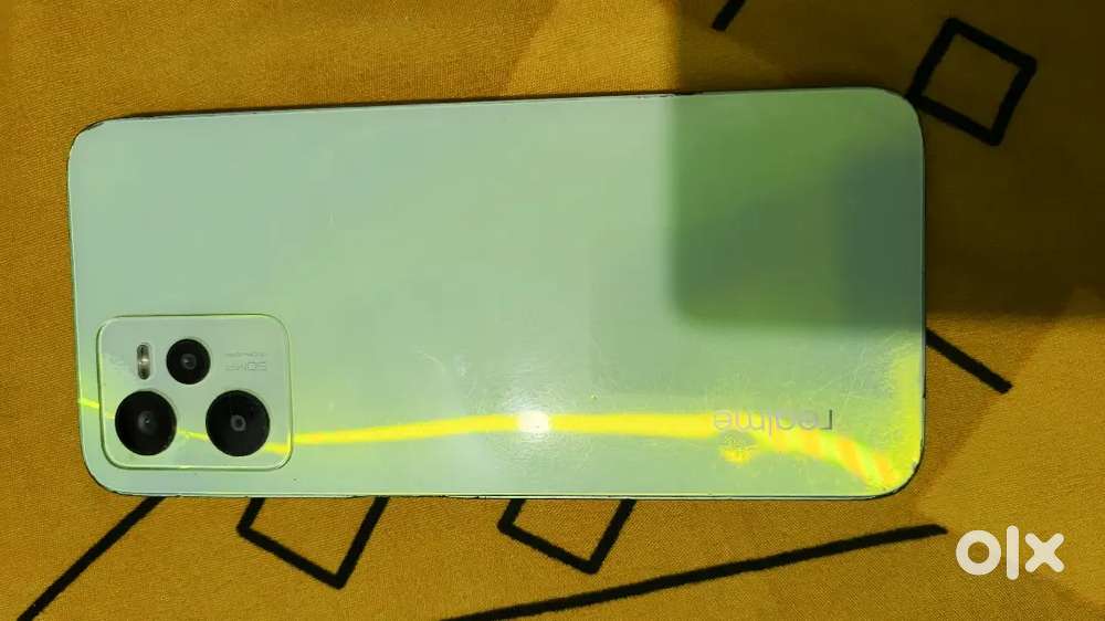 Realme C35