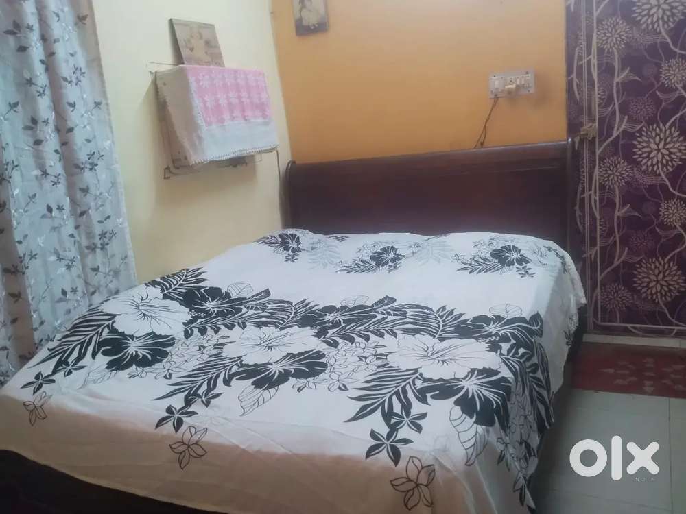 PG available ONLY FOR GIRLS at CHHEND COLONY Rs3000 with electricity