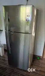 Under warranty 240 L LG FRIDGE INVERTER COMPRESSOR -240 LITRE- 2 DOOR