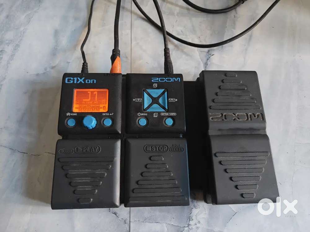 Laney LX10 Guitar Amp + Zoom G1Xon Multi-Effects