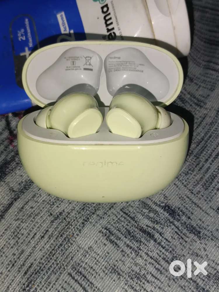 Realme t110 buds perfect condition